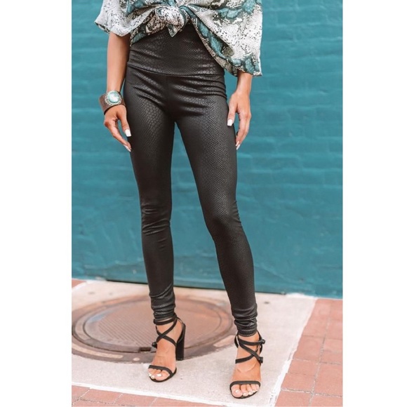 Snake print High waisted pleather leggings - Picture 1 of 11